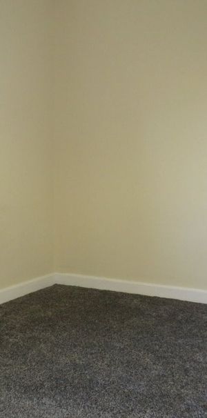 Wheatley Lane, HALIFAX - Photo 1