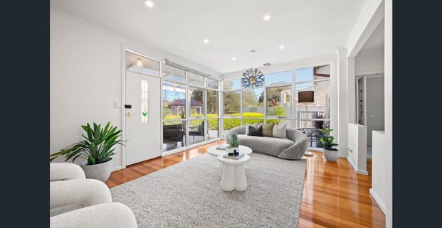 A FAMILY SANCTUARY OF LIGHT, SPACE AND PRIVACY - Photo 1