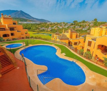 3 room luxury Flat for rent in Estepona, Andalusia - Photo 2