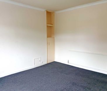 Edenfield Road, Rochdale - Photo 4