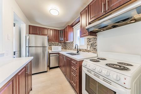 For Lease - 22 Hazelglen Court, Brampton, Ontario - Photo 4