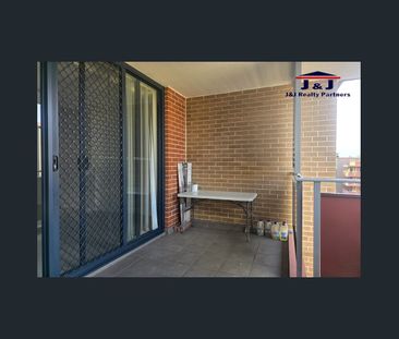 Spacious 3Bedroom apartment in convenience Location. - Photo 1