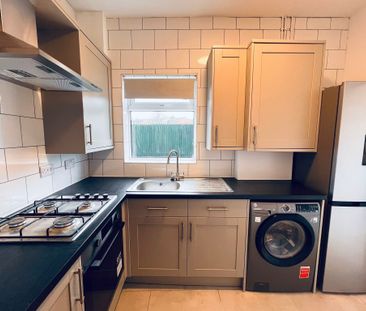 Ardarragh Mansions, Eastbourne, Winchcombe Road - Photo 2