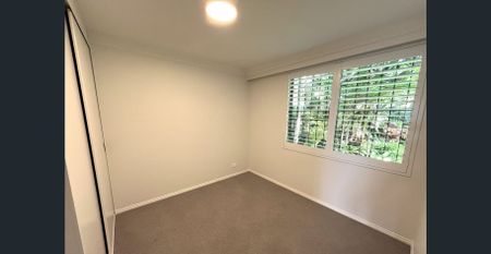 Impeccably Renovated Sanctuary with Harbour Views 118sqm - Photo 4