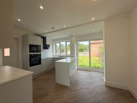 Longmead Avenue, Hazel Grove, Stockport, Cheshire - Photo 5