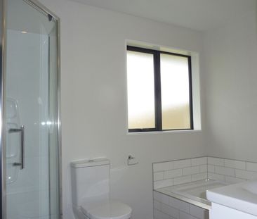 38 Petries Road, Woodend - Photo 2