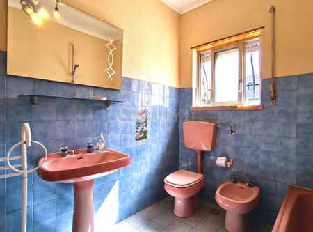 A dos Cunhados, Lisbon - Photo 3