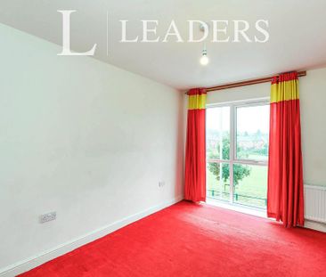 4 bedroom semi-detached house to rent - Photo 5