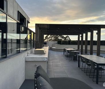 Beautifully Furnished 2 Bedroom Apartment - Photo 5