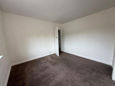 3 bedroom end of terrace house to rent - Photo 3