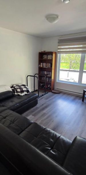 4 1/2 a louer 1255$ disponible a partir de 15 juillet, cession de bail - Photo 1