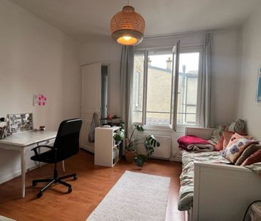 Appartement à louer - REIMS- HYPER CENTRE- RUE DE VESLE - Photo 1