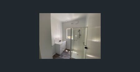 SPACIOUS FAMILY LIVING - Photo 4