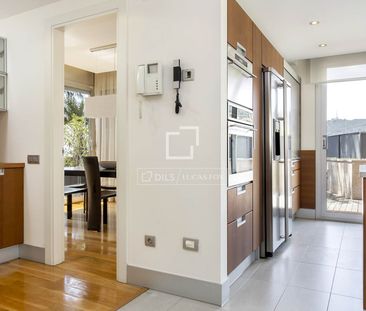 6-bedroom furnished house with a private pool for rent in Sarrià, B... - Photo 6
