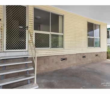 2/7 Reaney Street, Berserker - Photo 3