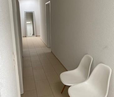 "4.5-Zimmer voller Charme, Sonnenschein und Freiraum" - Photo 5