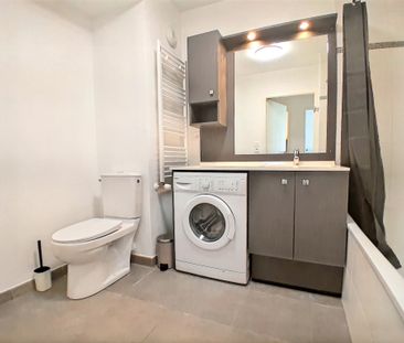 T2 MEUBLÉ – 47,03 m² – BONNEVILLE – BALCON, PISCINE & PARKING EN SO... - Photo 4