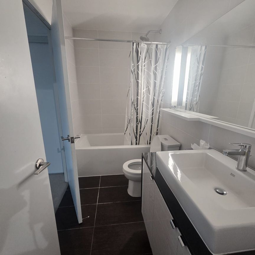 For Lease - 72 Esther Shiner Boulevard Unit# 222, Toronto, Ontario - Photo 1