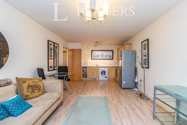 1 bedroom flat to rent - Photo 1