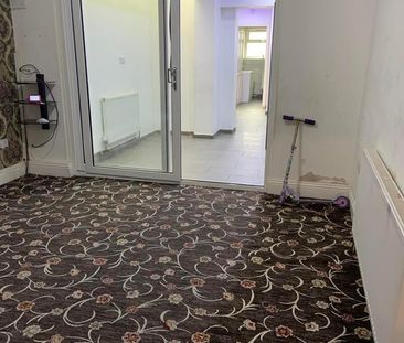 3 Bed Terraced House, Village Road, B6 - Photo 2