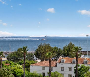 Apartamento T2 sem móveis para arrendar em primeira linha do Mar em... - Photo 1