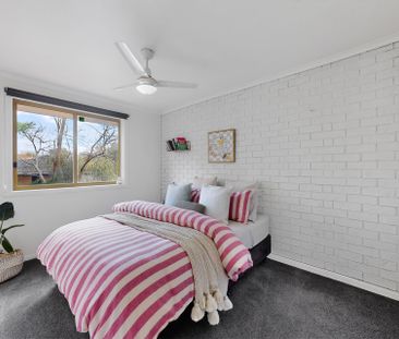 Effortless Living with Modern Appeal - Photo 5