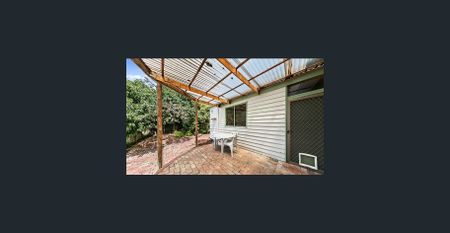 Perfectly Located - Photo 3