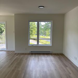 Immeuble - 18 Rue Allen Est, Waterloo 4 Et Demi + Den - Neuf - Waterloo - Photo 2