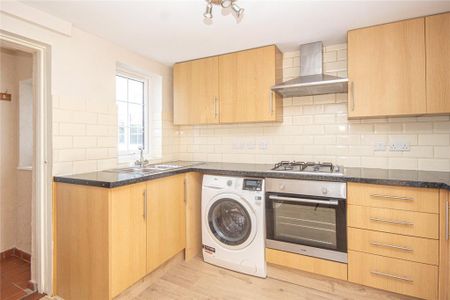 2 bedroom semi-detached house to rent - Photo 4