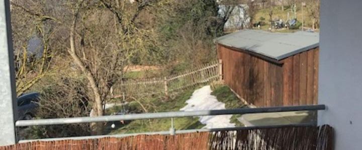 Schöne und helle 3 RW Wohnung mit Balkon im 1.OG - Photo 1