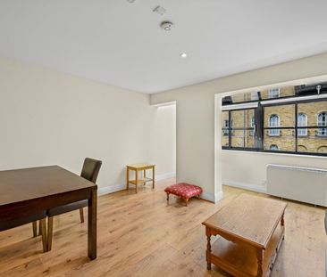 Admiral Place, London, SE16 - Photo 1