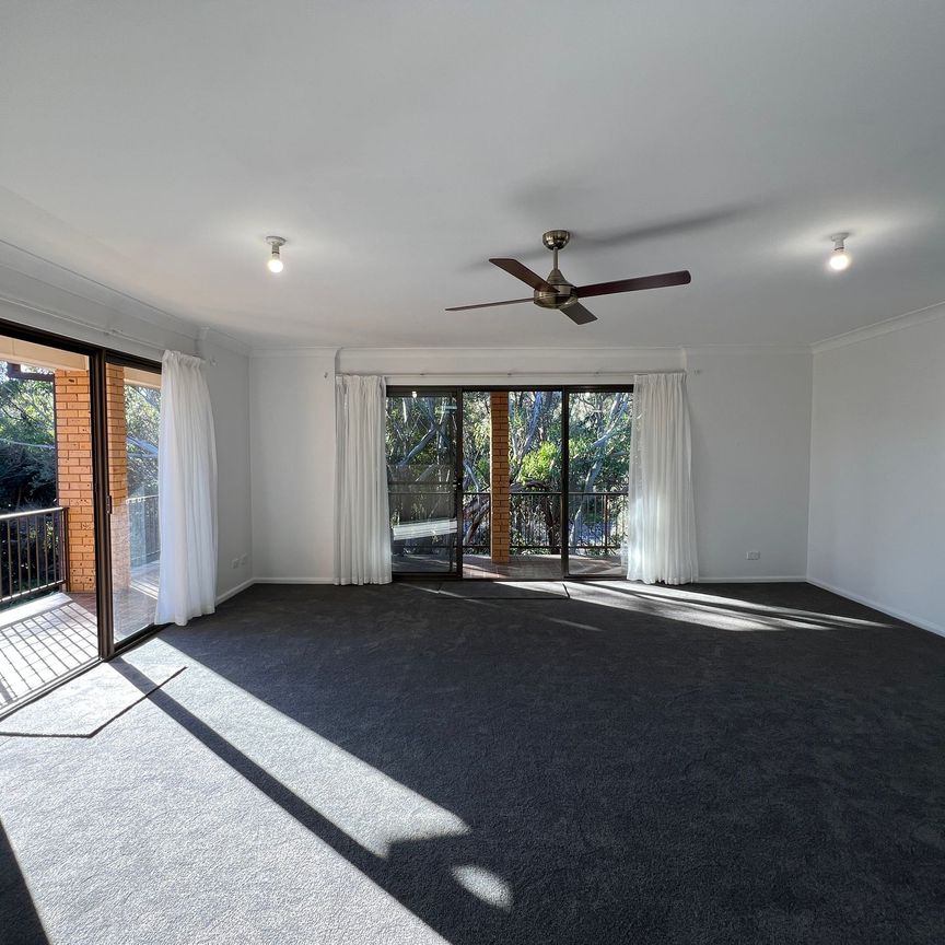 Three Bedroom Apartment in The Entrance North - Photo 1