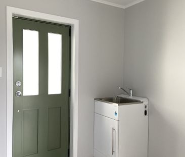 Immaculate 2 Bedroom Unit - Photo 5