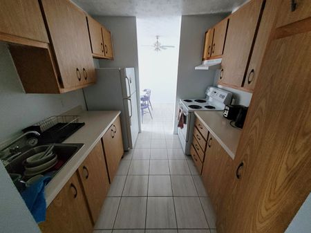 4½ à louer à Sherbrooke — dès 950$/mois, près de l’Université - Photo 2