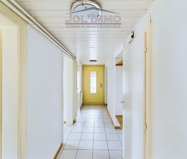 3.5-room apartment on the ground floor with separate entrance - Foto 1