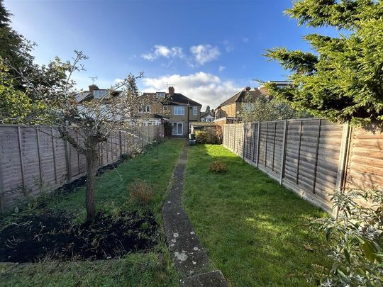 3 bedroom semi-detached house to rent - Photo 1