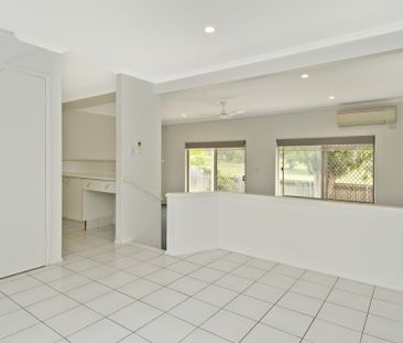 Townhouse on Golf Course!! Water Included in Rent - Photo 2