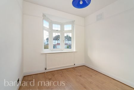 Edenfield Gardens, Surrey, Worcester Park - Photo 5