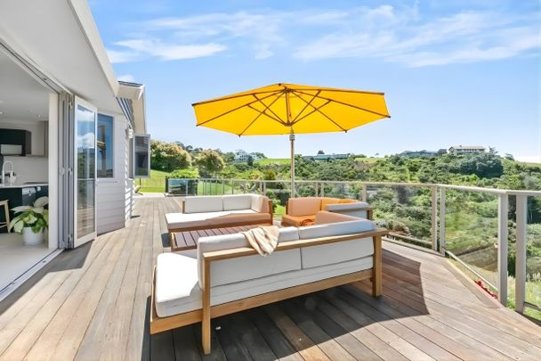 Exquisite Home with Stunning Marina Views in Matakatia Bay - Photo 1