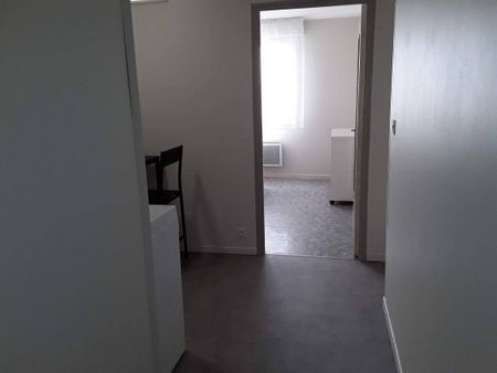 Location appartement t1 23 m² à Villefranche-de-Rouergue (12200) - Photo 2