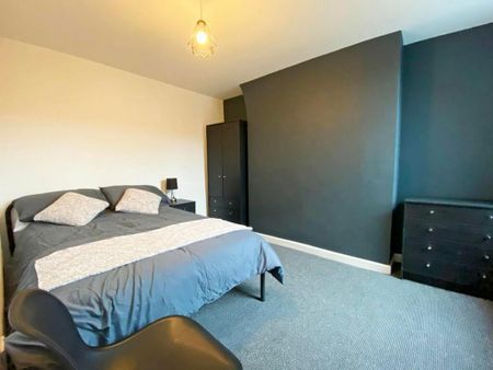 6 bedroom house to rent - Photo 2