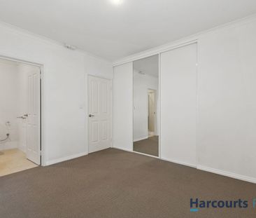 Well Located - Secure - Low Maintenance - Photo 3