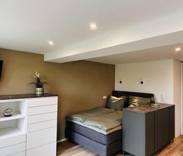 Ruhige, möblierte Wohnung in Aussichtslage. Auch für Pendler - Photo 1