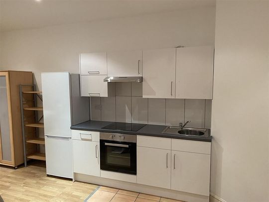 Studio to rent - Photo 1