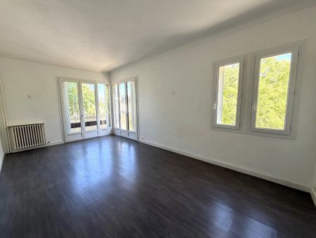 Location Appartement 2 pièces 47m² AIX EN PROVENCE 90ème - Photo 3