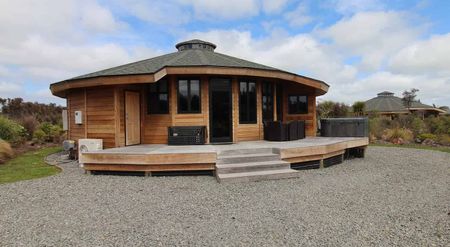 Easy Living on Kanuka Lane - Photo 3