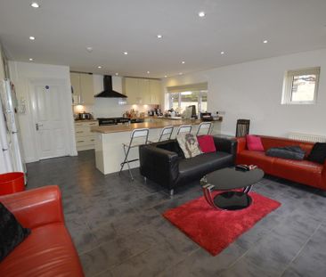 1 bedroom in a house share to rent - Photo 1