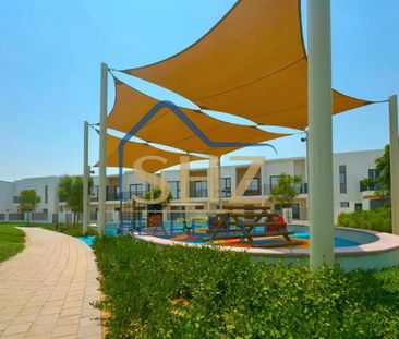 Single Row | Linear Park | Near Pool | Vacant Soon - Photo 4