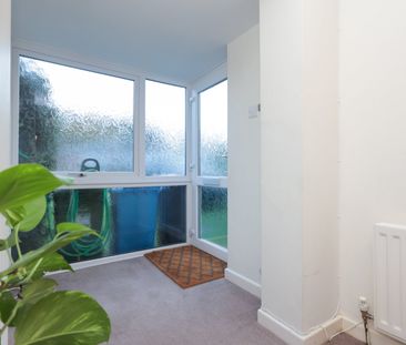 3 bed detached house to rent in Broadwater Avenue, Whitecliff, BH14 - Photo 5