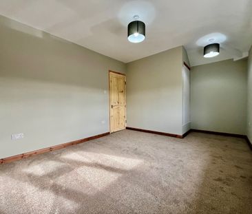 Greenthorpe Walk, Leeds - Photo 3